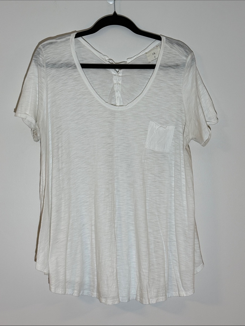 t.la by Anthropologie White Short Sleeve Scoop Neck Pocket Tee